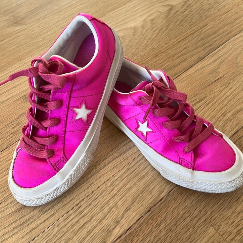 Hot pink girls Converse